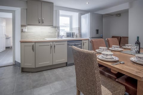 West Jordanston Farm Cottage - 4 Bed - St Florence (10576)