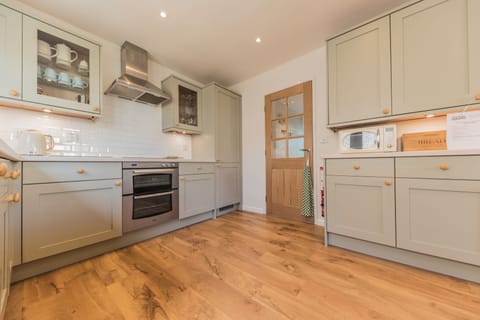 Hazel Cottage kitchen