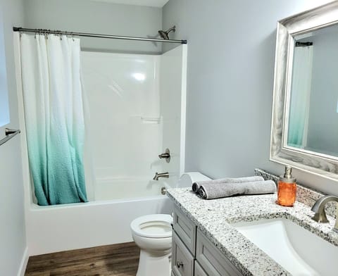 Combined shower/tub