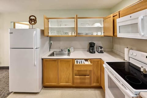 Save money on dining out by making your own meals here