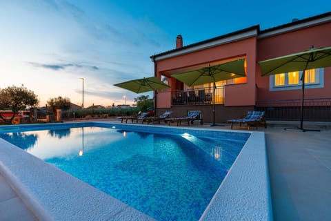 Pool | Outdoor pool, a heated pool