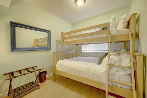 2 bedrooms, iron/ironing board, travel crib, free WiFi