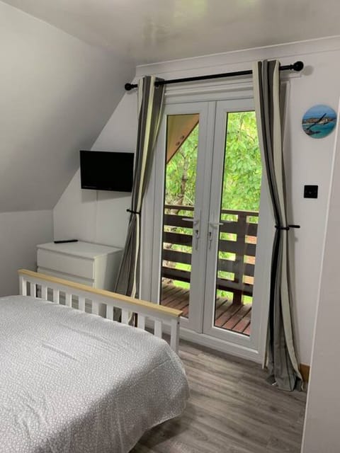 1 bedroom, iron/ironing board, travel crib