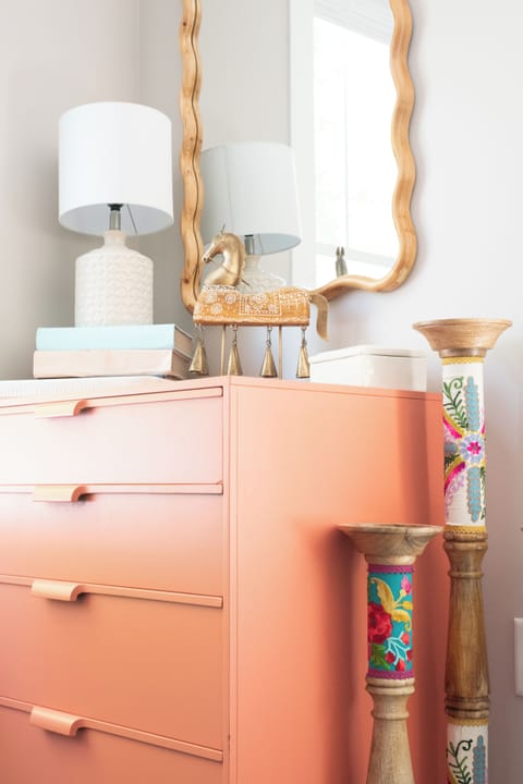 Queen Bedroom (upstairs)