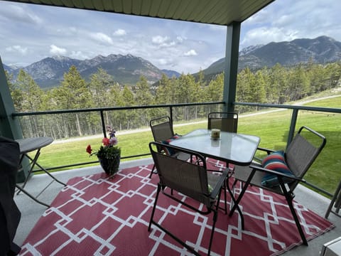 Enjoy that morning coffee or evening bevvy overlooking the mountains and greens.