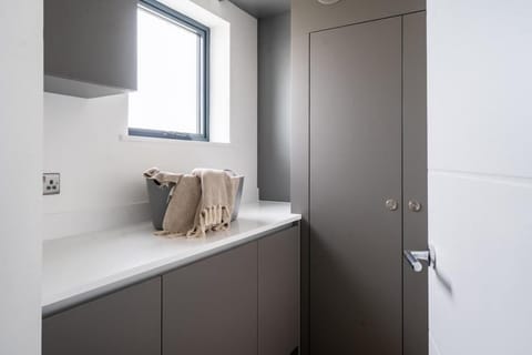 Utility room at 5 Bol Y Maer, Bude, Cornwall, self catering with Beach Retreats.