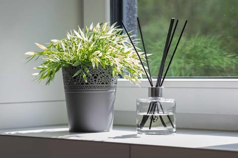 Decorative details in the apartment. 