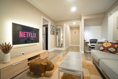 Living area | Smart TV, computer monitors