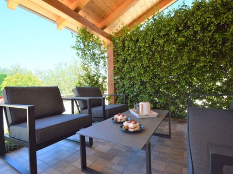 Table, Furniture, Property, Building, Shade, Plant, Outdoor Furniture, Wood, Interior Design, Architecture