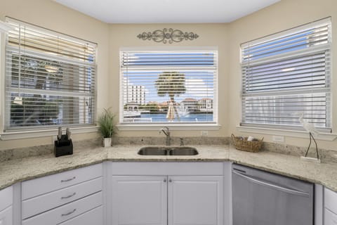 Spacious kitchen where you can prepare home-cooked meals - no need to go out!