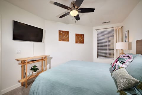 Guest  Bedroom - Queen size bed