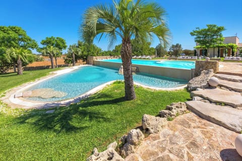 Outdoor pool, an infinity pool