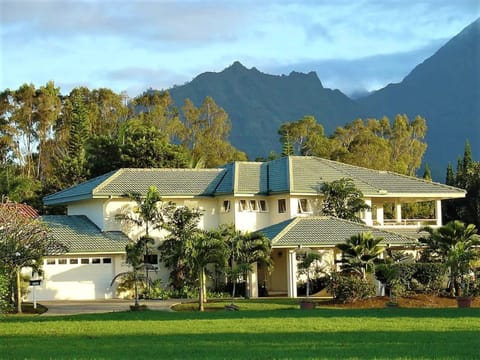 Mokihana House Kauai with the majestic Kauai Mountains behind