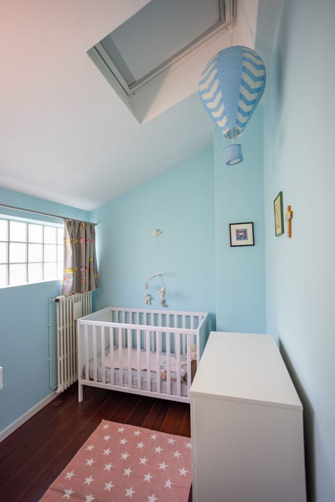 4 bedrooms, iron/ironing board, cribs/infant beds, free WiFi