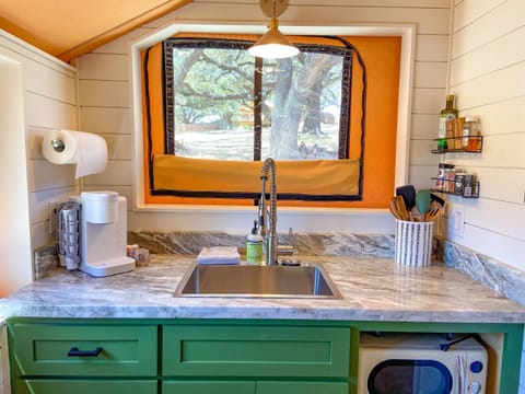 Keurig/cooking utensils/spices/oils