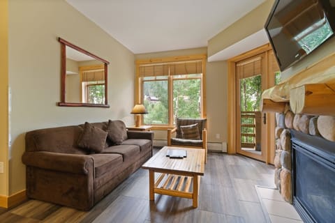 Flooring, Hardwood, Living Room, Indoors, Room