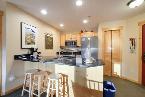 Furniture, Kitchen Island, Indoors, Room, Kitchen