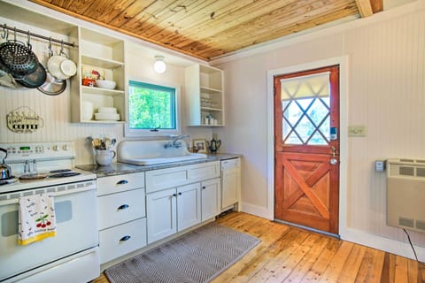 Fridge, stovetop, dishwasher, coffee/tea maker