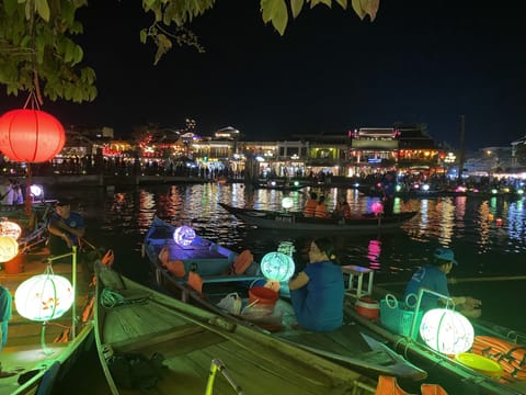 Hoai River at night