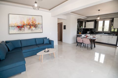 Modern apt,Huge Swimming pool,Near all amenities,Rethymno 