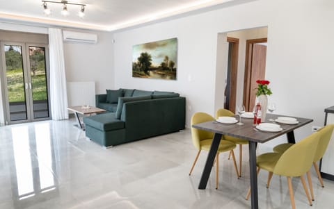 Modern apt,Huge Swimming pool,Near all amenities,Rethymno 2