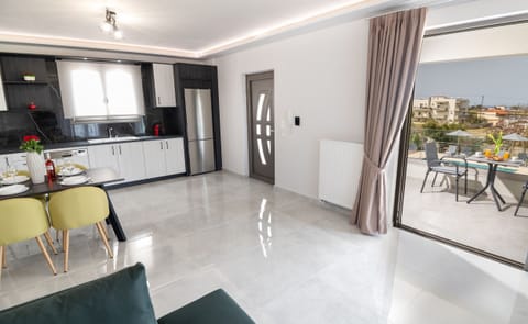 Modern apt,Huge Swimming pool,Near all amenities,Rethymno 2