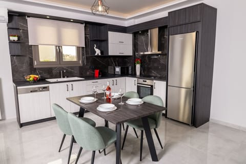 Modern apt,Huge Swimming pool,Near all amenities,Rethymno 3