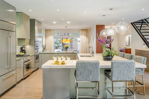 Fully-equipped kitchen