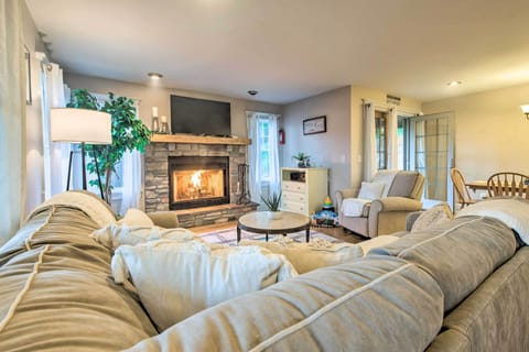 Living Room | Wood-Burning Fireplace | Smart TV