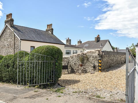 Exterior | Secret Spot, Porthcawl
