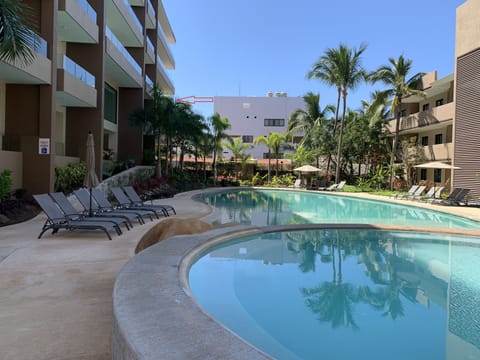 Outdoor pool, a heated pool