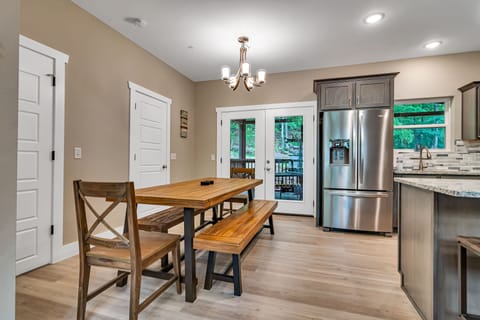 Dining table fits 10