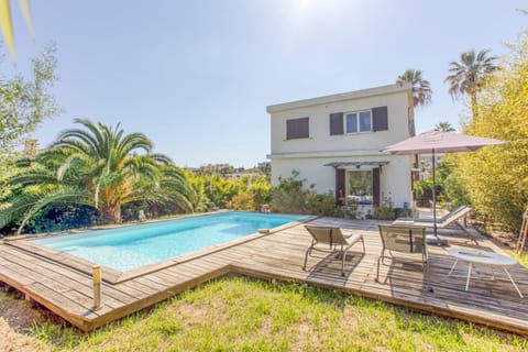 villa and swimming pool