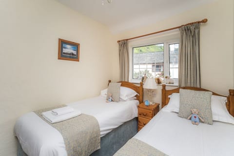 Towels and luxury bed linen are provided