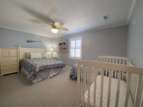5 bedrooms, iron/ironing board, cribs/infant beds, WiFi