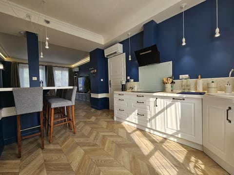 Kitchen overview with Bosch appliances