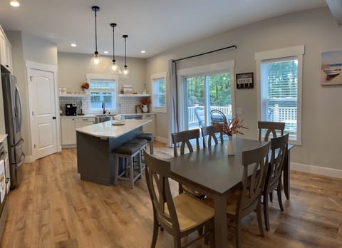 Fully Equipped Kitchen (2)