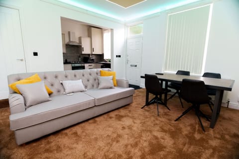 Living Room / Lounge