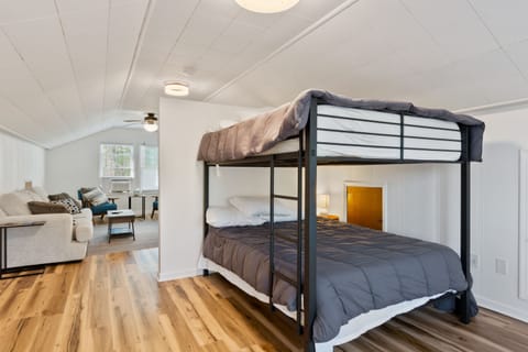 3 bedrooms, memory foam beds, travel crib, free WiFi