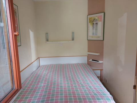 1 bedroom, iron/ironing board, internet