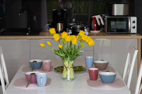 Decorative details in the apartment. 