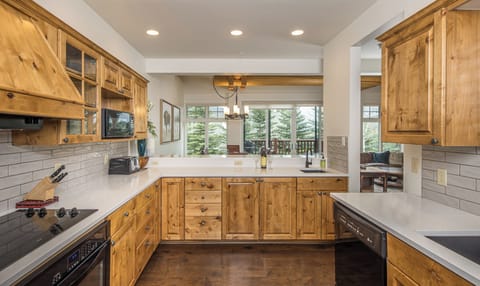 Fully Stocked Kitchen