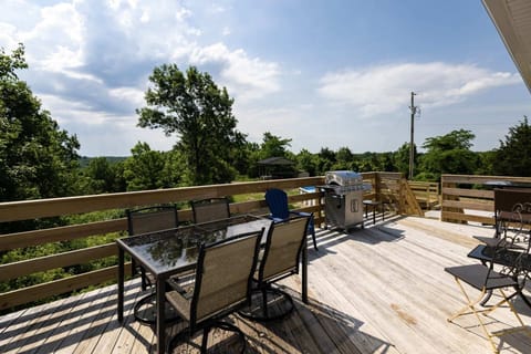 Great outdoor seating for a cookout!