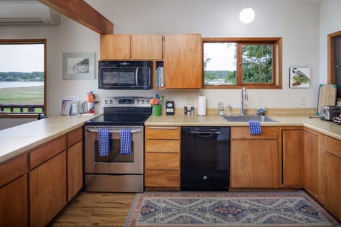 847 Peninsula Rd - Lopez Island Washington - 21