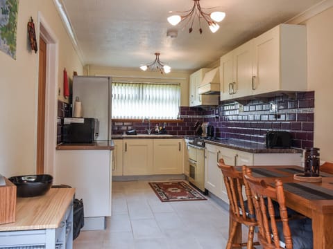 Kitchen/diner | Zebra House, Blaenavon