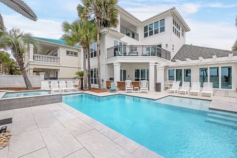 Large Resort Style Pool For Fun In The Sun!
