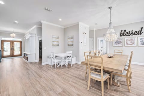 Dining Nook/Dining Area