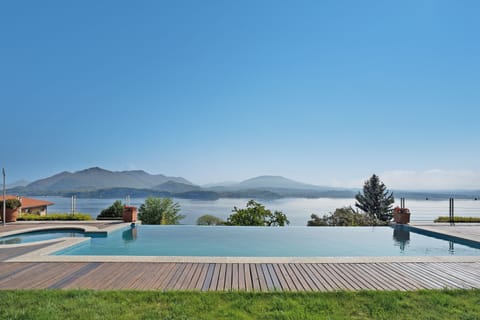 An infinity pool