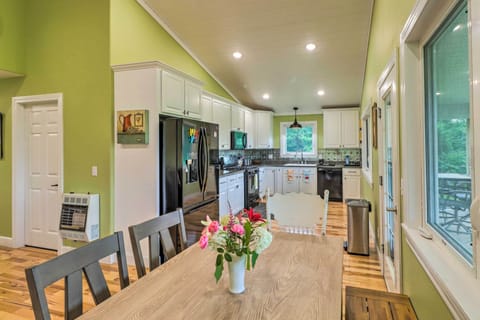 Dining Area | Dishware & Flatware