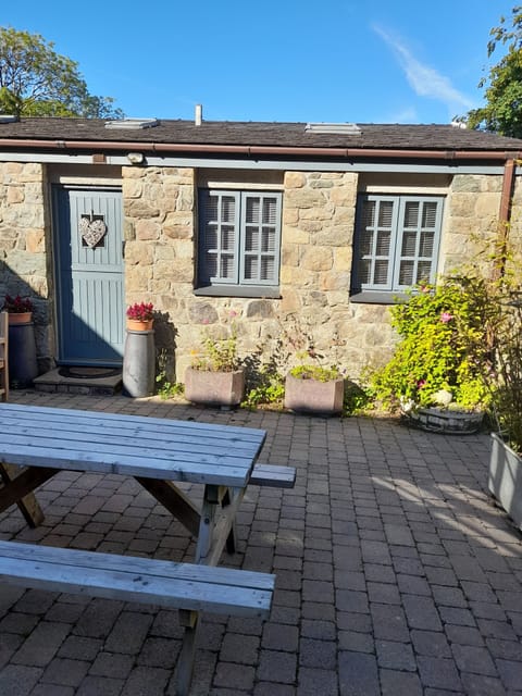 cottage 2 - side annexe ( 2nd lounge, bathroom & 3rd bedroom all on ground floor